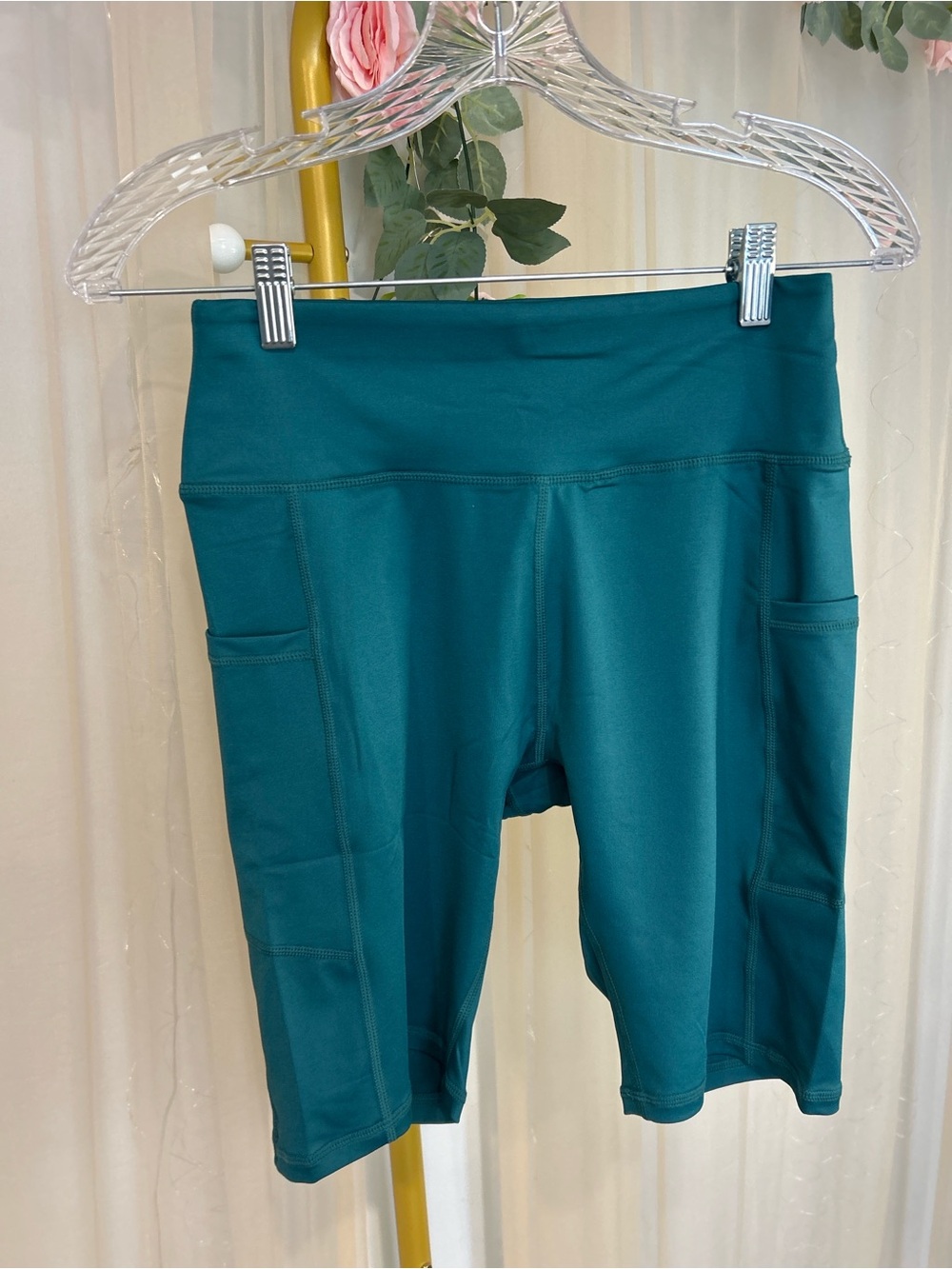 Teal High Waisted Biker Shorts with Pockets Size Medium ✨
